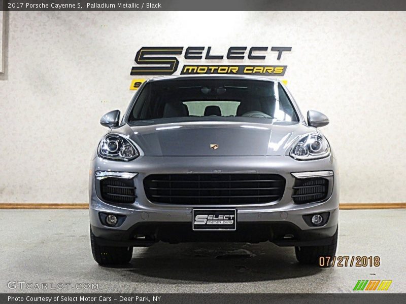 Palladium Metallic / Black 2017 Porsche Cayenne S