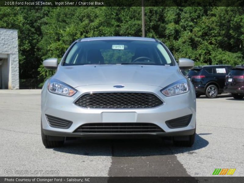 Ingot Silver / Charcoal Black 2018 Ford Focus SE Sedan