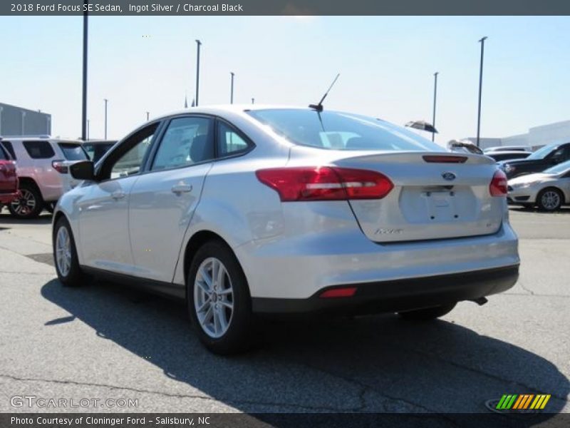 Ingot Silver / Charcoal Black 2018 Ford Focus SE Sedan