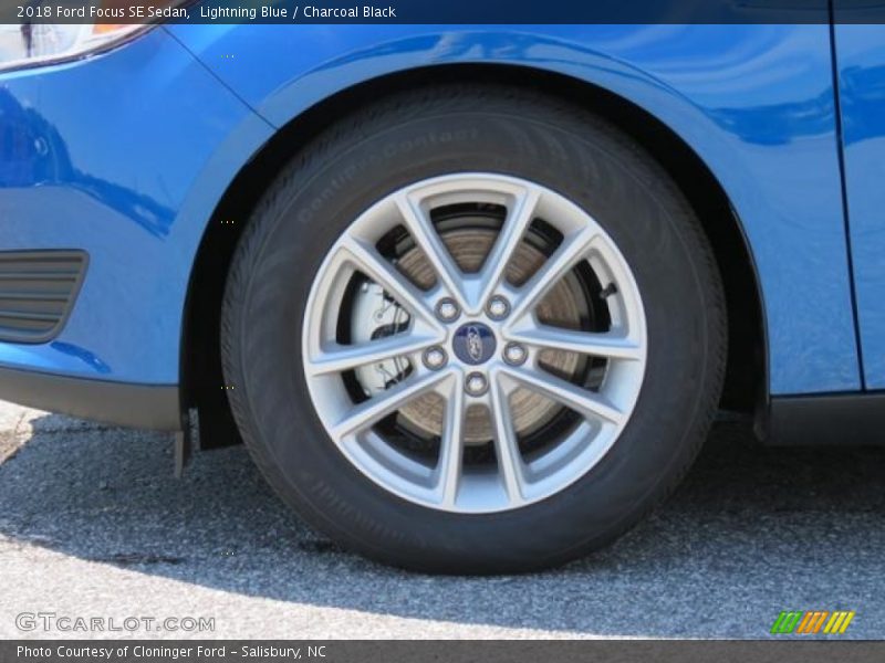 Lightning Blue / Charcoal Black 2018 Ford Focus SE Sedan