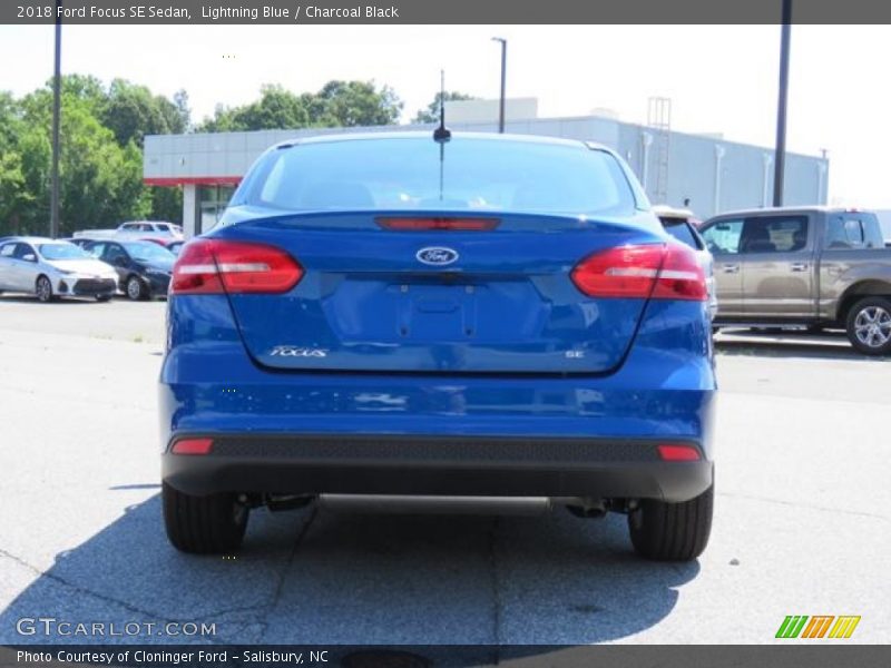 Lightning Blue / Charcoal Black 2018 Ford Focus SE Sedan
