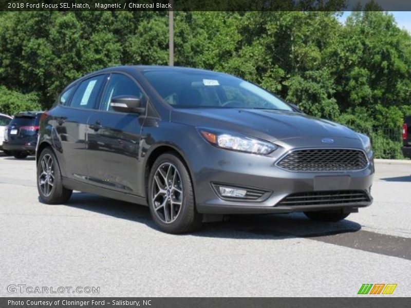 Magnetic / Charcoal Black 2018 Ford Focus SEL Hatch