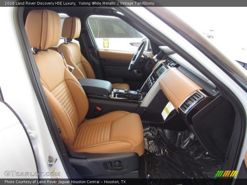 Yulong White Metallic / Vintage Tan/Ebony 2018 Land Rover Discovery HSE Luxury