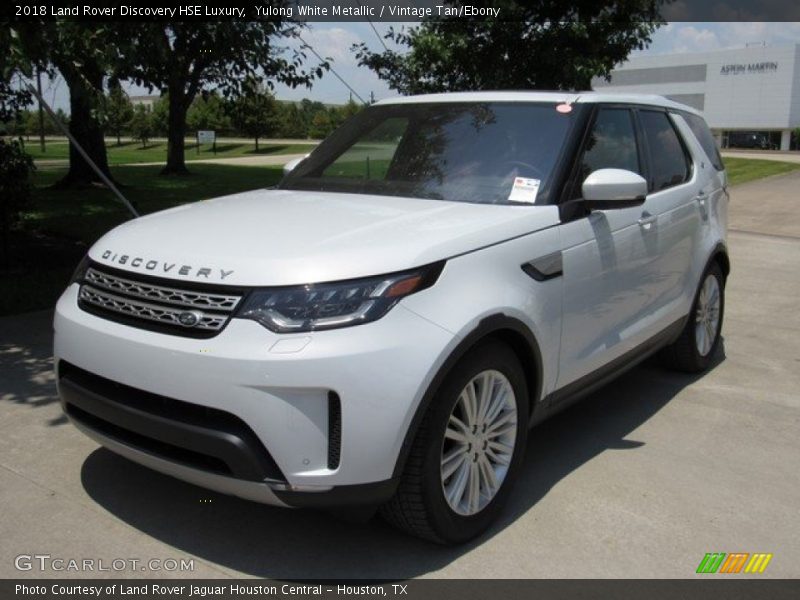 Yulong White Metallic / Vintage Tan/Ebony 2018 Land Rover Discovery HSE Luxury