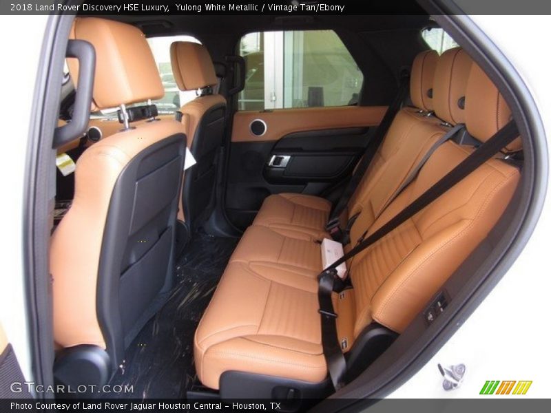 Yulong White Metallic / Vintage Tan/Ebony 2018 Land Rover Discovery HSE Luxury