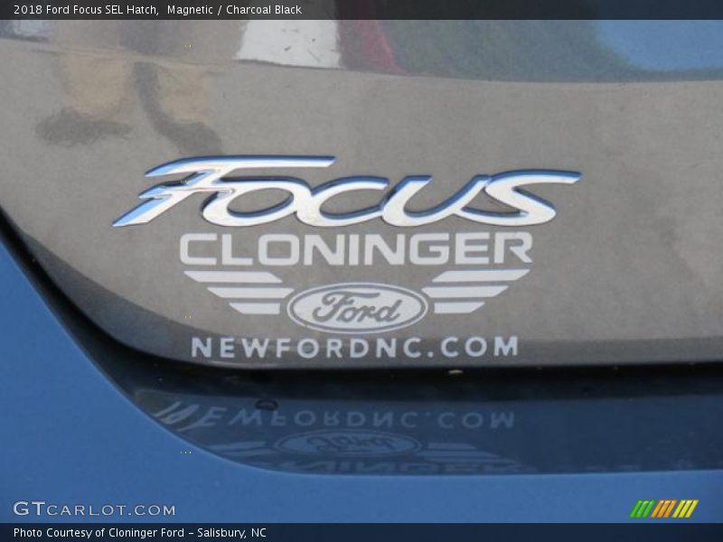 Magnetic / Charcoal Black 2018 Ford Focus SEL Hatch