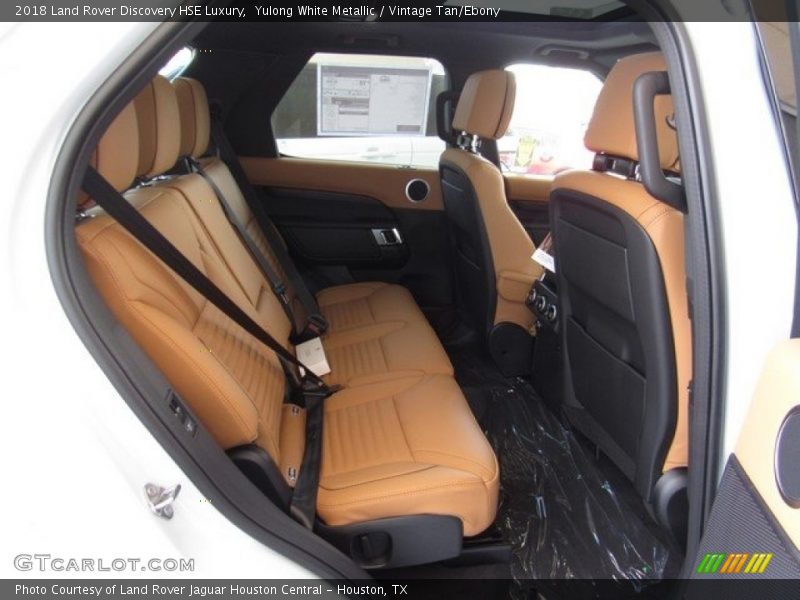 Yulong White Metallic / Vintage Tan/Ebony 2018 Land Rover Discovery HSE Luxury