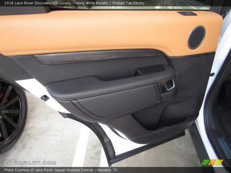 Yulong White Metallic / Vintage Tan/Ebony 2018 Land Rover Discovery HSE Luxury