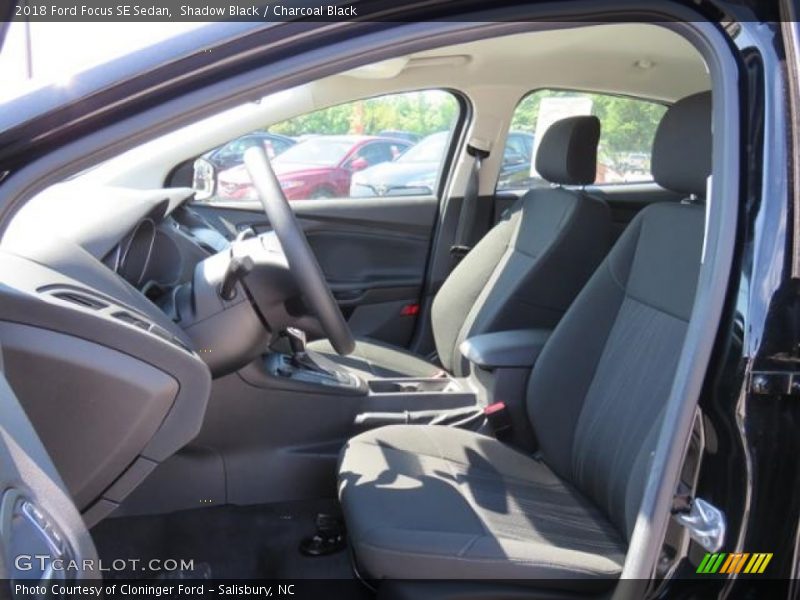 Shadow Black / Charcoal Black 2018 Ford Focus SE Sedan