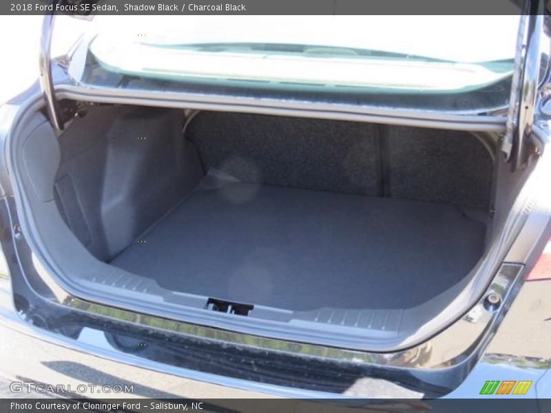 Shadow Black / Charcoal Black 2018 Ford Focus SE Sedan