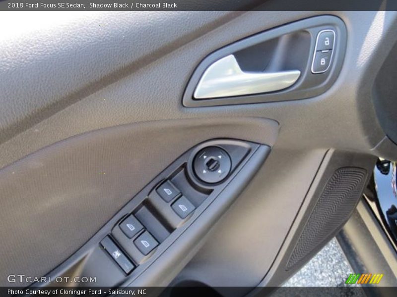 Shadow Black / Charcoal Black 2018 Ford Focus SE Sedan