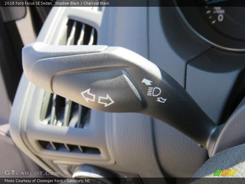 Shadow Black / Charcoal Black 2018 Ford Focus SE Sedan