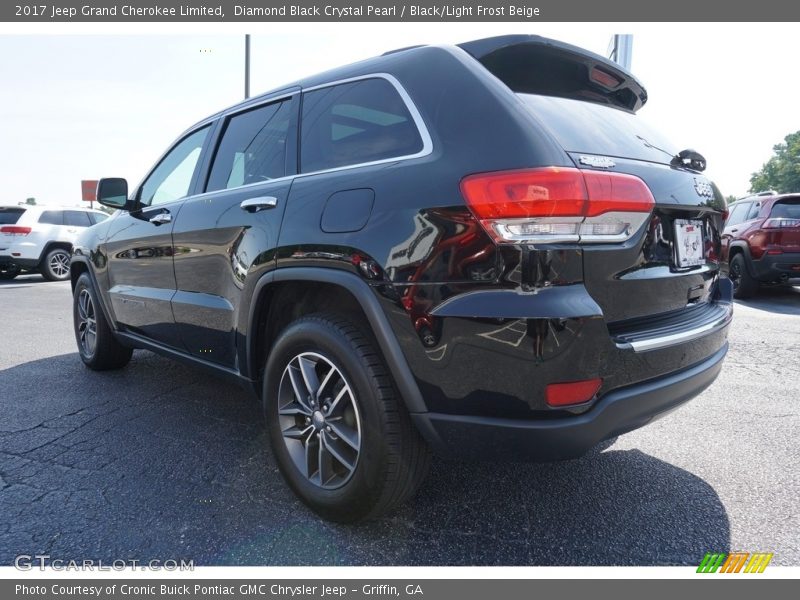 Diamond Black Crystal Pearl / Black/Light Frost Beige 2017 Jeep Grand Cherokee Limited