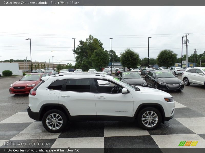 Bright White / Black 2019 Jeep Cherokee Latitude