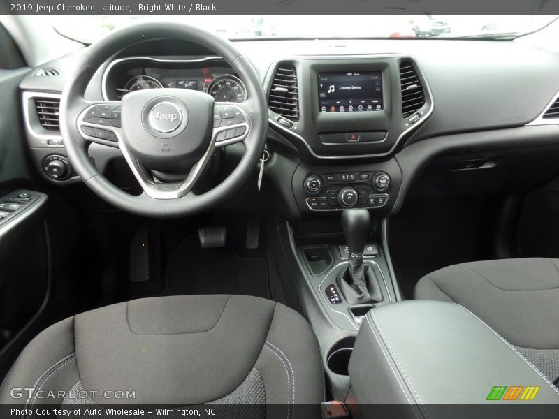 Bright White / Black 2019 Jeep Cherokee Latitude