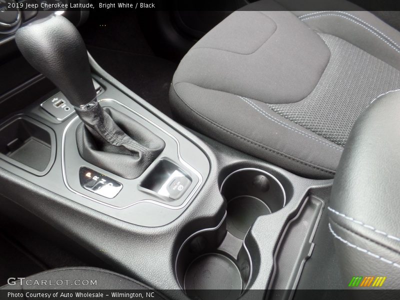 Bright White / Black 2019 Jeep Cherokee Latitude