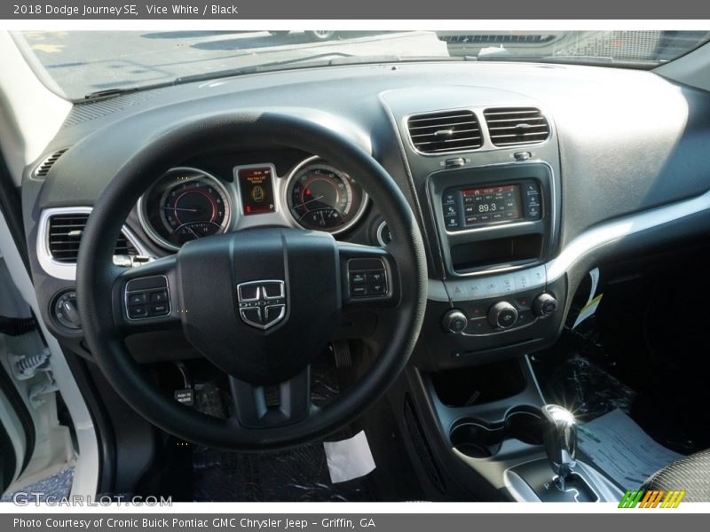 Vice White / Black 2018 Dodge Journey SE