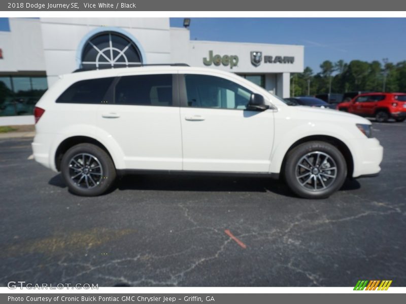 Vice White / Black 2018 Dodge Journey SE