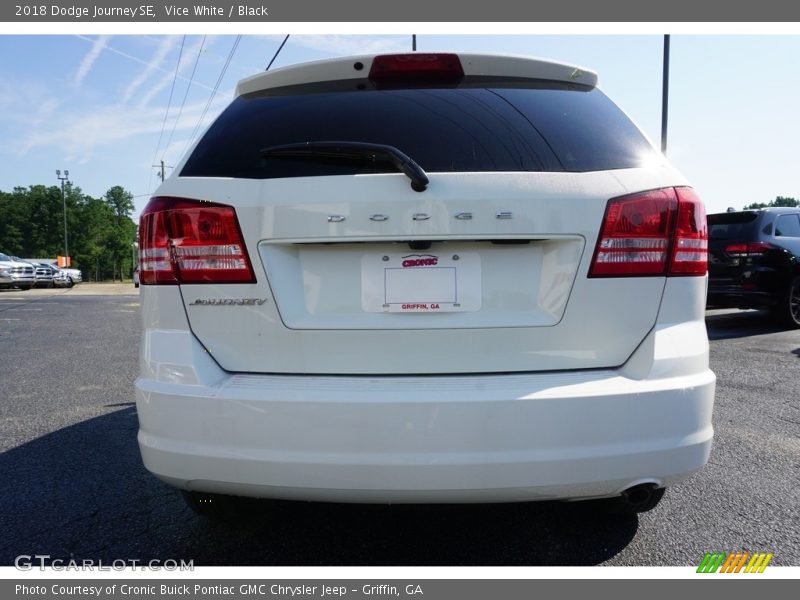 Vice White / Black 2018 Dodge Journey SE