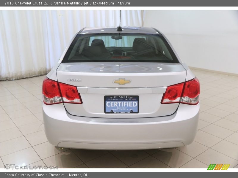 Silver Ice Metallic / Jet Black/Medium Titanium 2015 Chevrolet Cruze LS