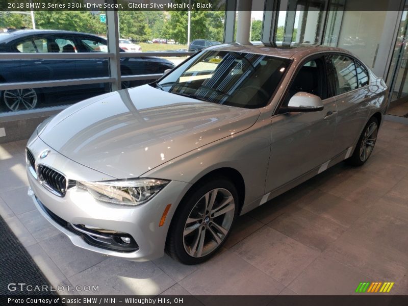 Glacier Silver Metallic / Black 2018 BMW 3 Series 330i xDrive Sedan