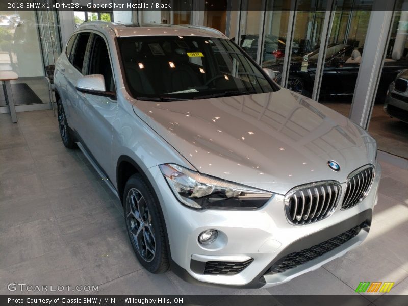 Glacier Silver Metallic / Black 2018 BMW X1 xDrive28i