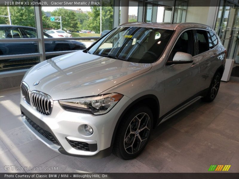 Glacier Silver Metallic / Black 2018 BMW X1 xDrive28i