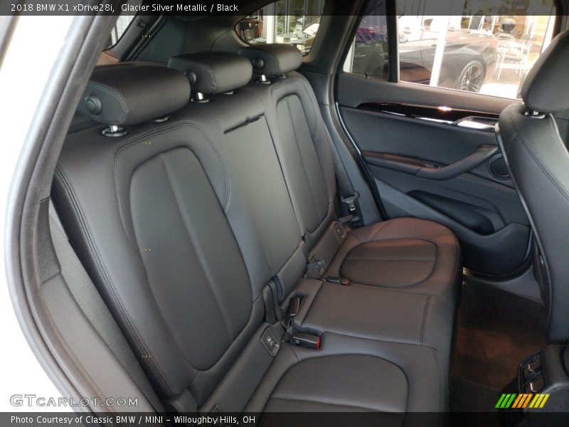 Glacier Silver Metallic / Black 2018 BMW X1 xDrive28i