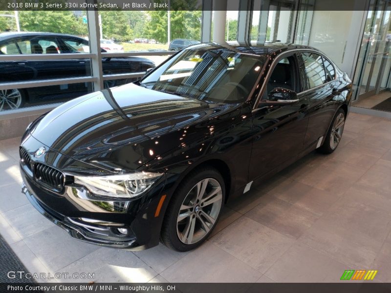 Jet Black / Black 2018 BMW 3 Series 330i xDrive Sedan