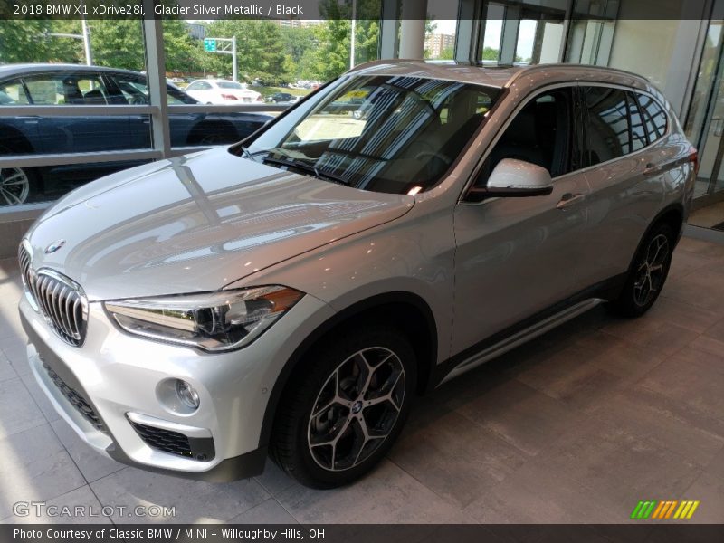 Glacier Silver Metallic / Black 2018 BMW X1 xDrive28i