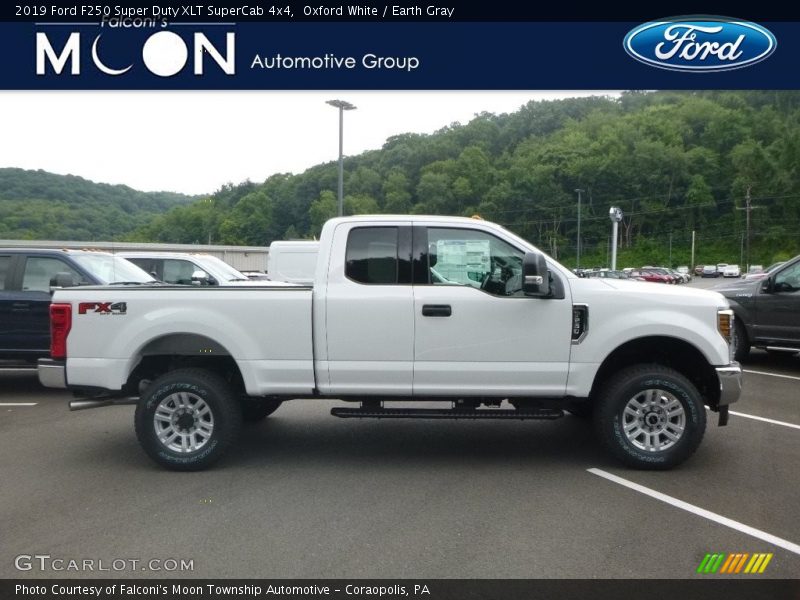 Oxford White / Earth Gray 2019 Ford F250 Super Duty XLT SuperCab 4x4