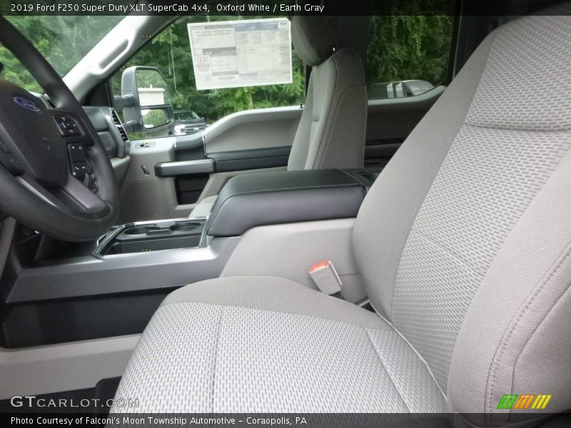  2019 F250 Super Duty XLT SuperCab 4x4 Earth Gray Interior