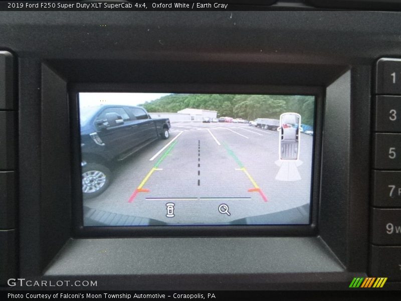 Oxford White / Earth Gray 2019 Ford F250 Super Duty XLT SuperCab 4x4