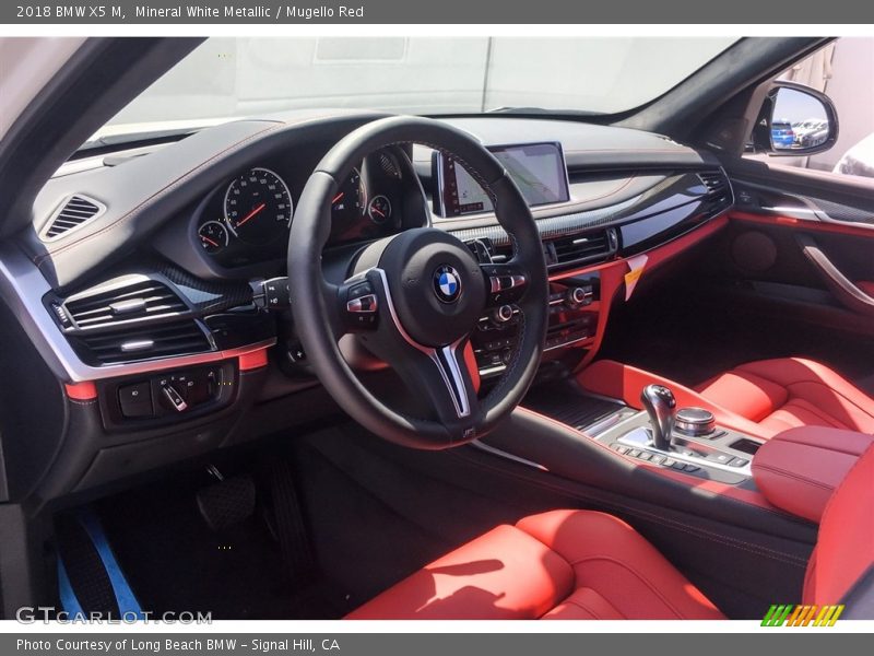 Mineral White Metallic / Mugello Red 2018 BMW X5 M