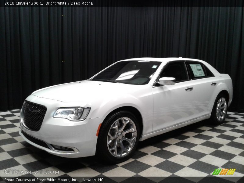 Bright White / Deep Mocha 2018 Chrysler 300 C