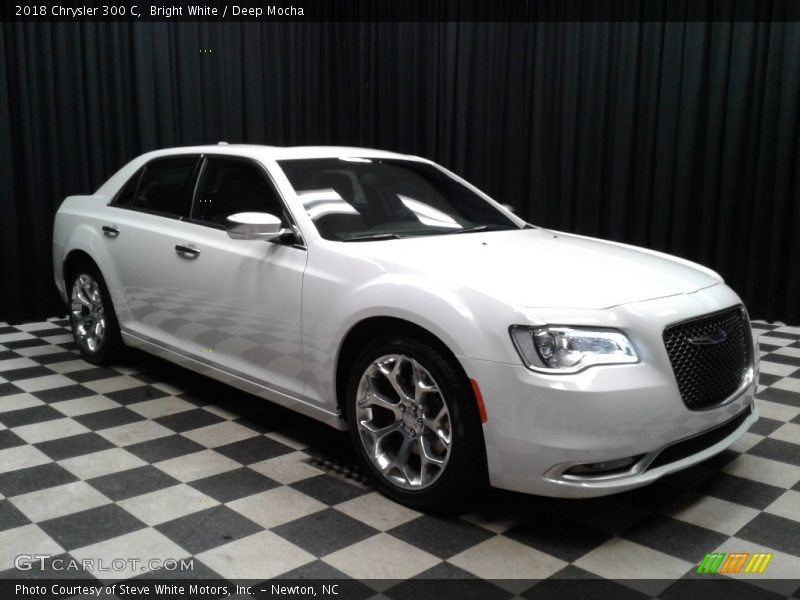 Bright White / Deep Mocha 2018 Chrysler 300 C