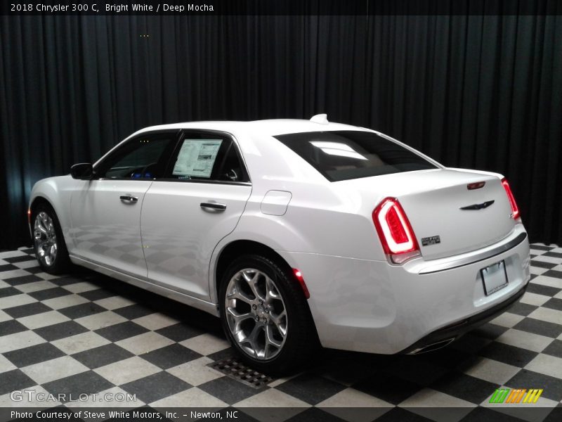 Bright White / Deep Mocha 2018 Chrysler 300 C