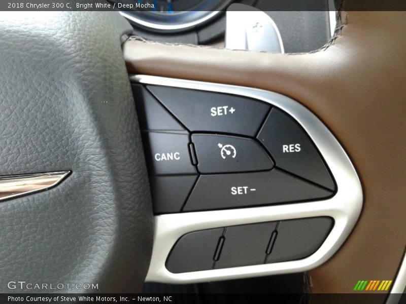 Bright White / Deep Mocha 2018 Chrysler 300 C