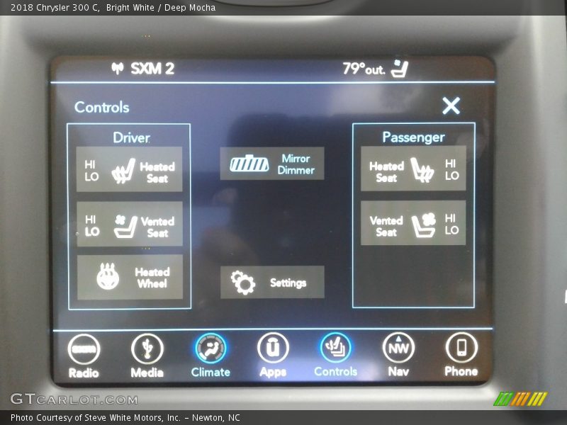 Bright White / Deep Mocha 2018 Chrysler 300 C