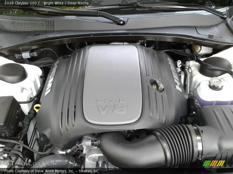 Bright White / Deep Mocha 2018 Chrysler 300 C
