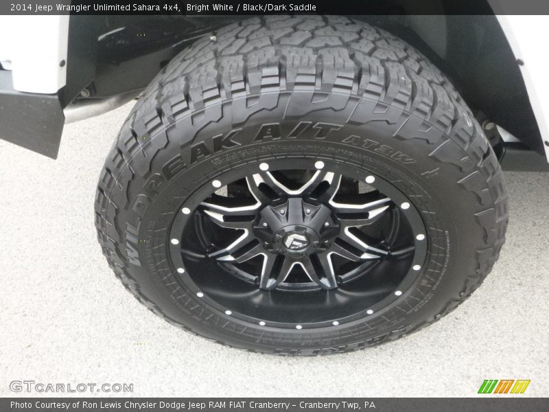 Bright White / Black/Dark Saddle 2014 Jeep Wrangler Unlimited Sahara 4x4