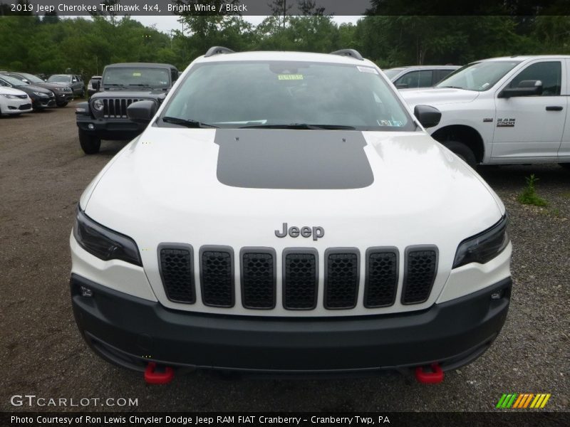 Bright White / Black 2019 Jeep Cherokee Trailhawk 4x4