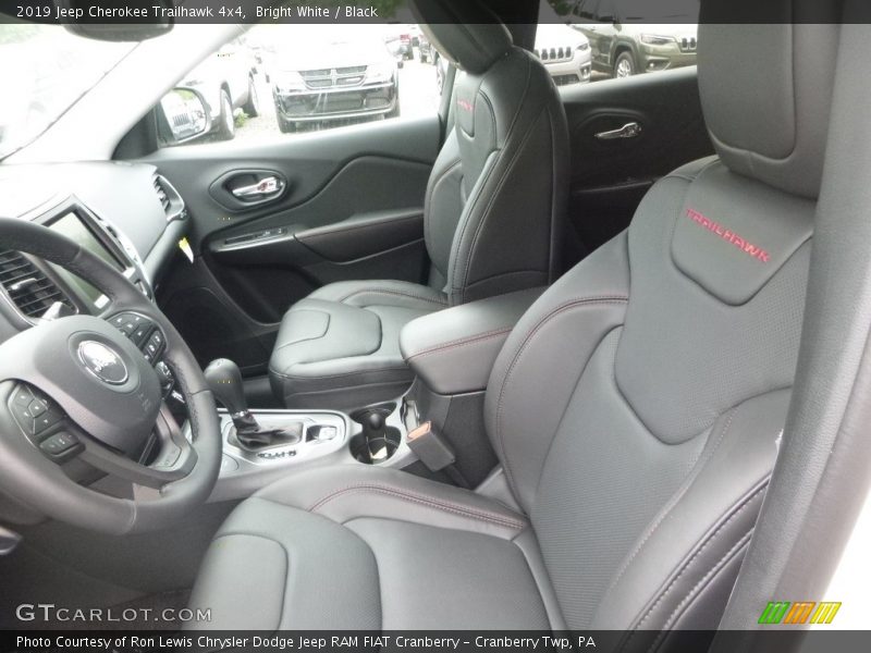 Bright White / Black 2019 Jeep Cherokee Trailhawk 4x4