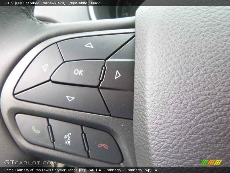 Bright White / Black 2019 Jeep Cherokee Trailhawk 4x4
