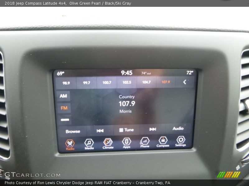 Olive Green Pearl / Black/Ski Gray 2018 Jeep Compass Latitude 4x4