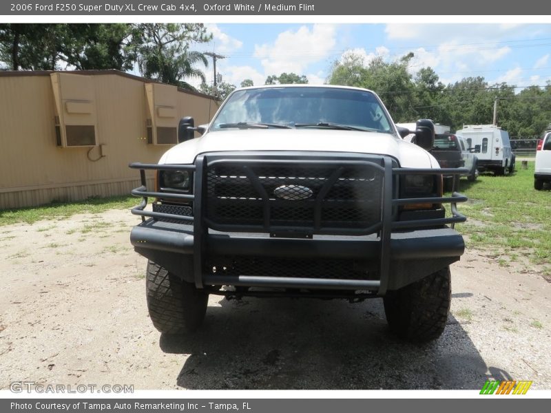 Oxford White / Medium Flint 2006 Ford F250 Super Duty XL Crew Cab 4x4