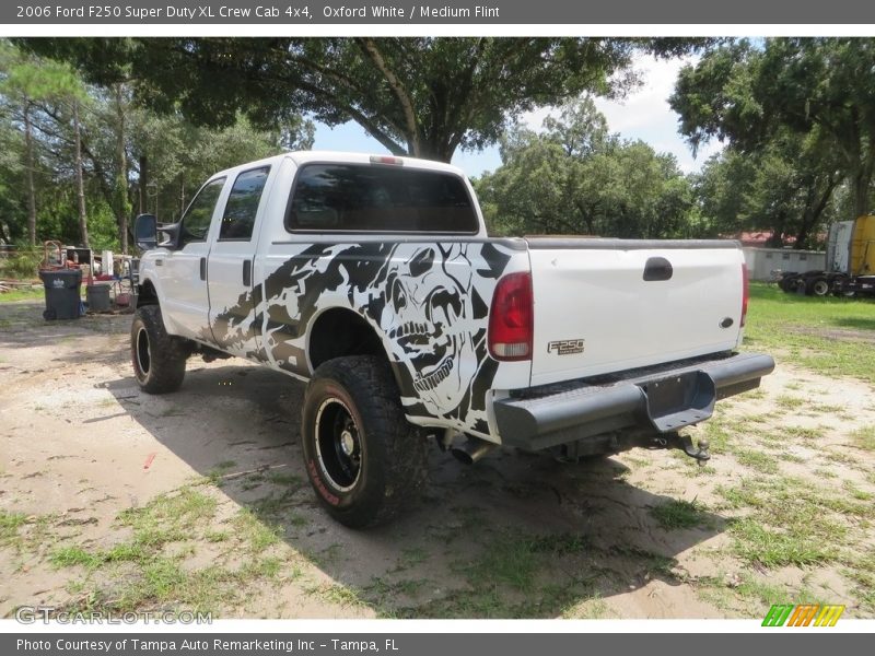 Oxford White / Medium Flint 2006 Ford F250 Super Duty XL Crew Cab 4x4
