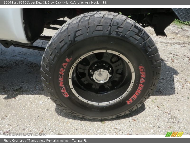 Oxford White / Medium Flint 2006 Ford F250 Super Duty XL Crew Cab 4x4