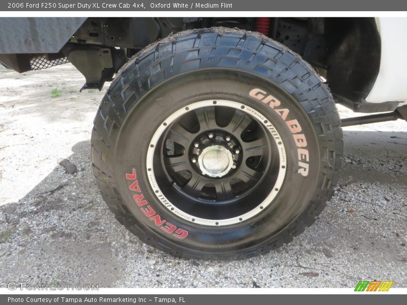 Oxford White / Medium Flint 2006 Ford F250 Super Duty XL Crew Cab 4x4