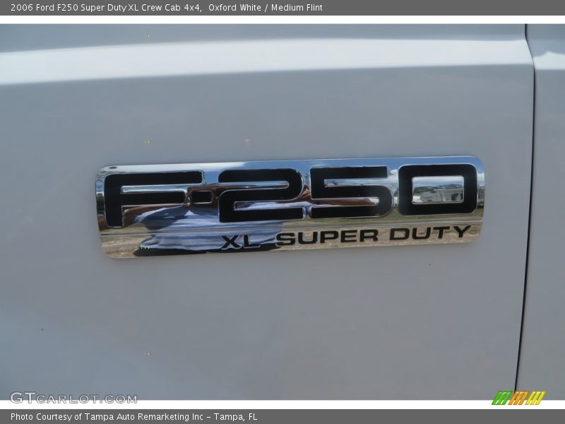 Oxford White / Medium Flint 2006 Ford F250 Super Duty XL Crew Cab 4x4